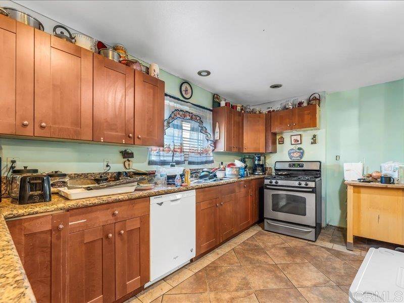 Lemon Grove, CA 91945,2049 Madera ST