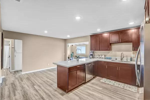 7977 Pala ST, San Diego, CA 92114