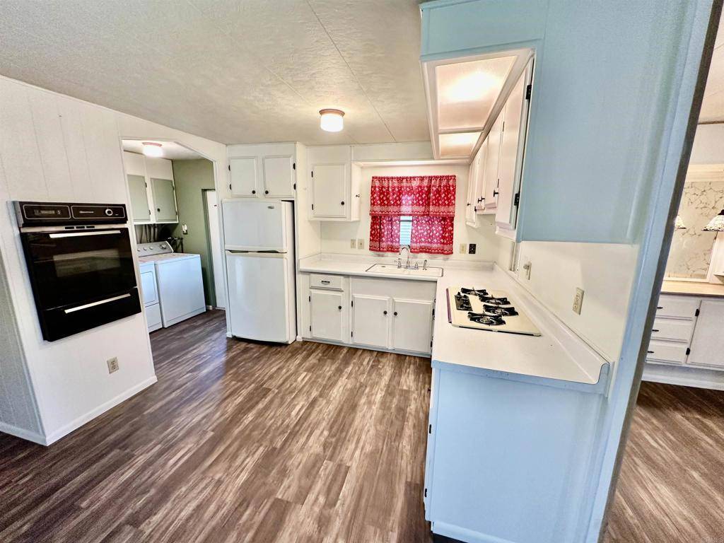 Santee, CA 92071,8301 Mission Gorge RD #204