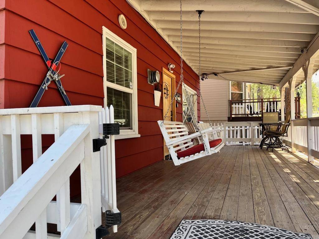 Big Bear Lake, CA 92315,379 Wren DR