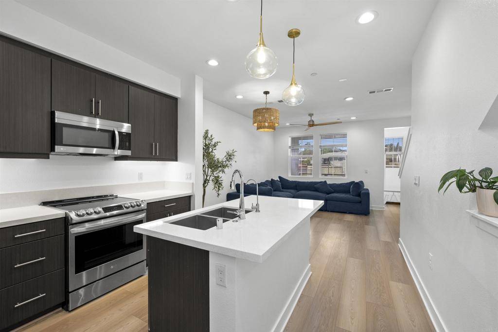 La Mesa, CA 91942,7641 University AVE #105