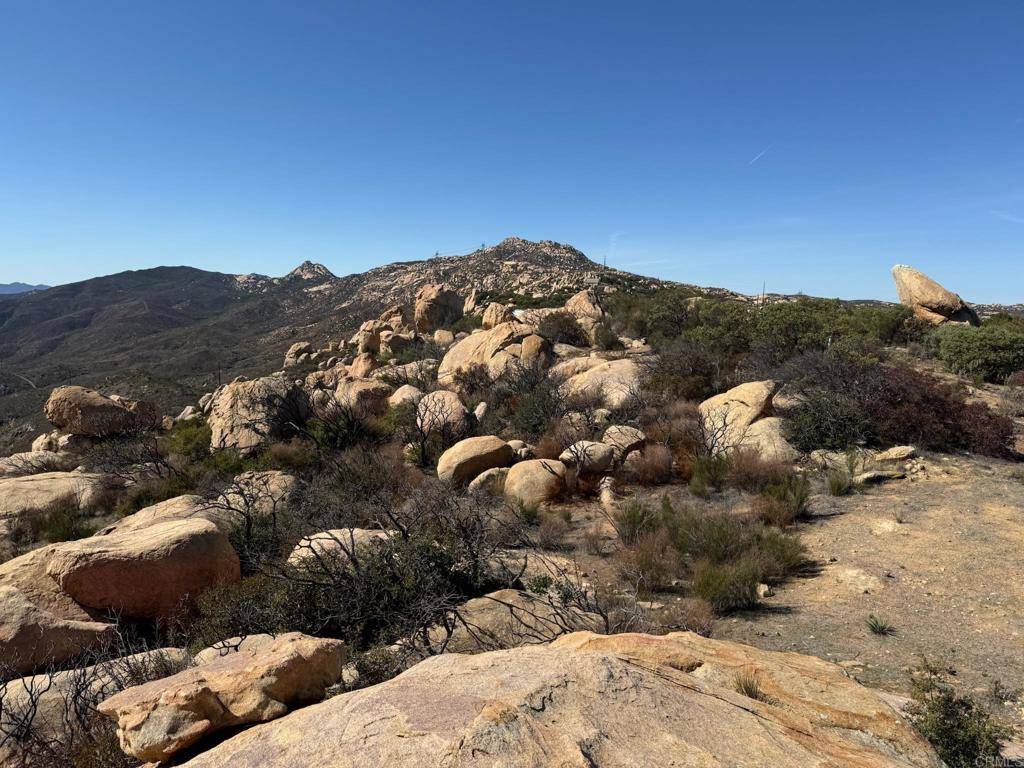 Alpine, CA 91901,0 Slant Rock Rd.
