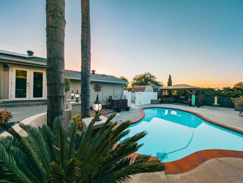 8635 La Butte LN, Santee, CA 92071