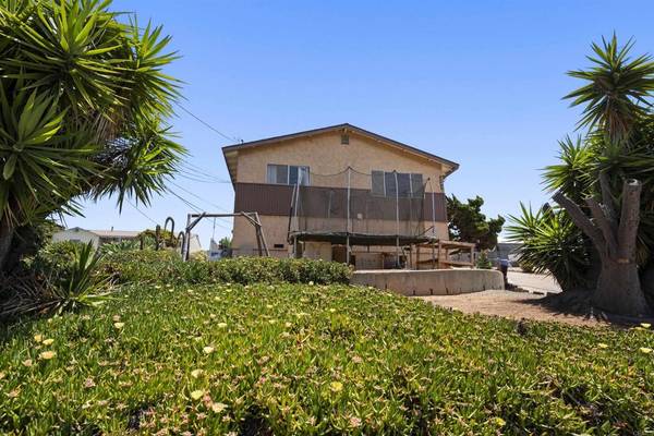 2243 2245 S Lanoitan, National City, CA 91950