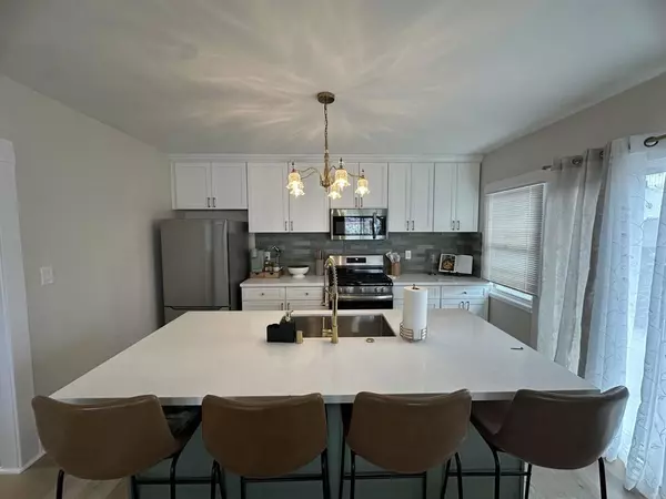 San Diego, CA 92101,2453 Curlew St