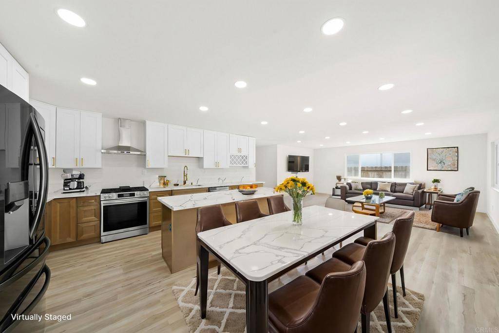 10442 Ken Ln., Santee, CA 92071
