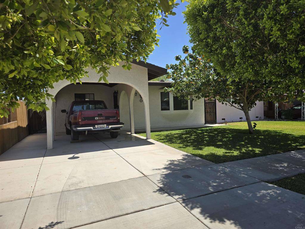704 S H ST, Imperial, CA 92251