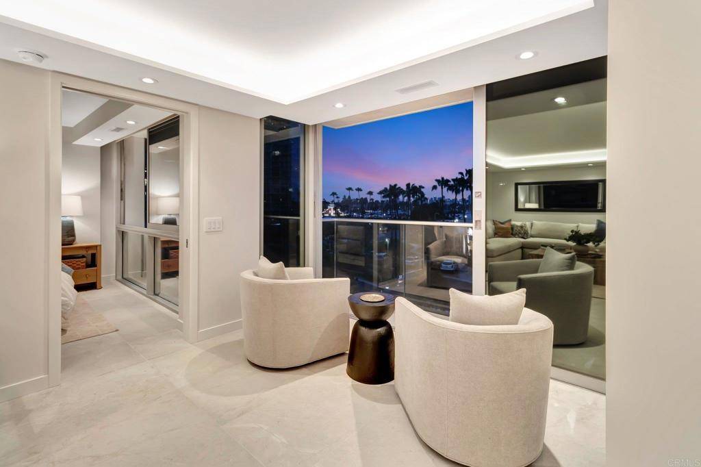 1760 Avenida Del Mundo #202, Coronado, CA 92118