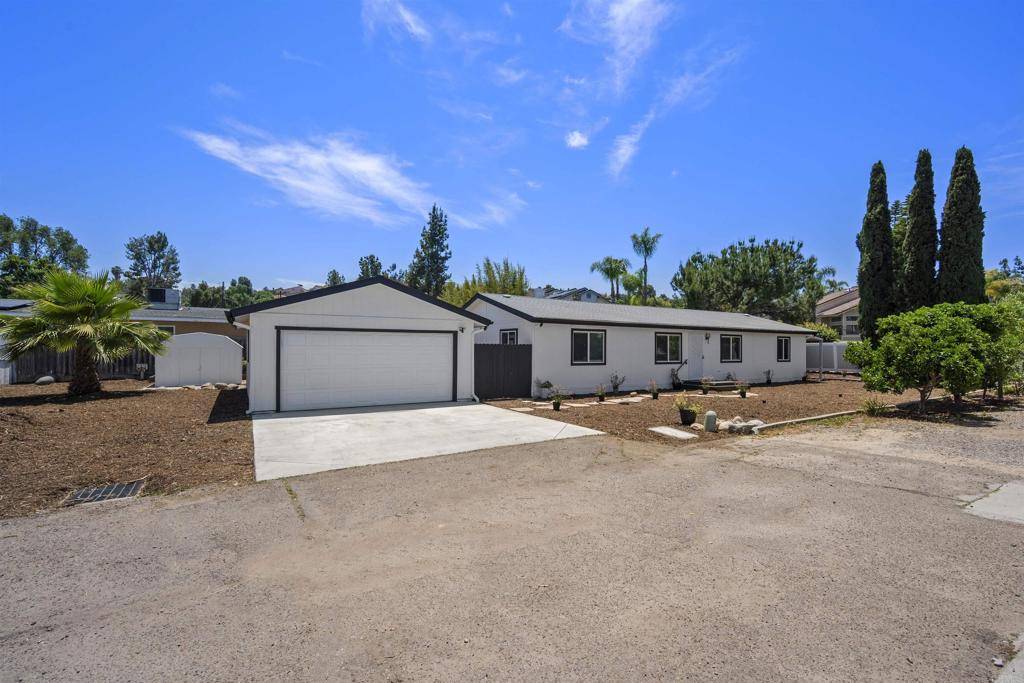 Santee, CA 92071,8620 Atlas View DR