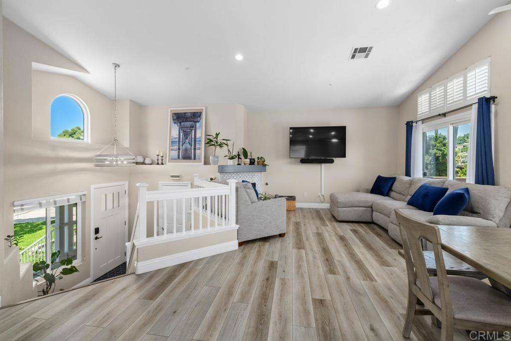 Santee, CA 92071,150 Rock Glen WAY