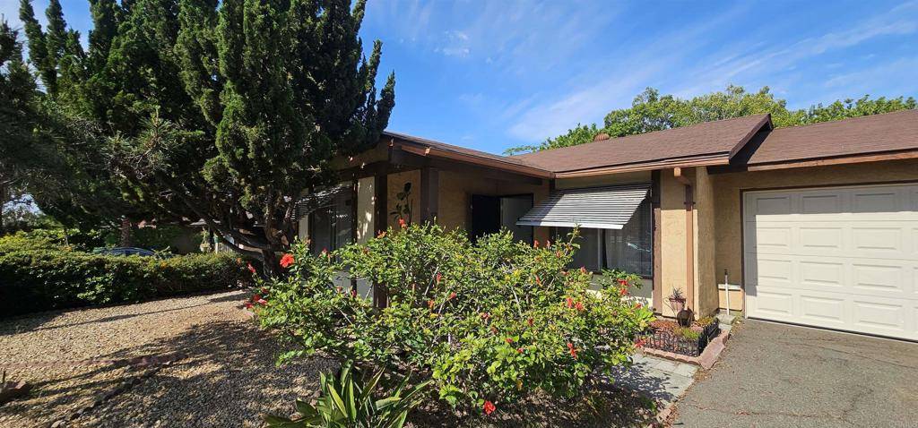 Oceanside, CA 92056,1527 Temple Heights DR