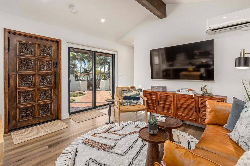 La Jolla, CA 92037,2087 Via Ladeta