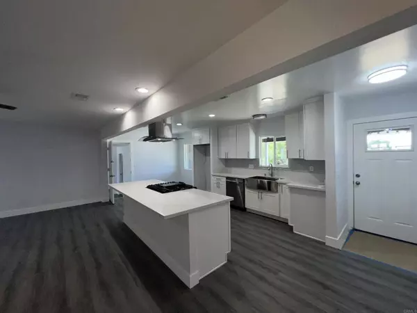 Spring Valley, CA 91977,633 Kempton