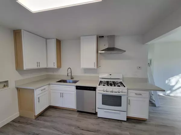 San Diego, CA 92105,3222 42nd ST