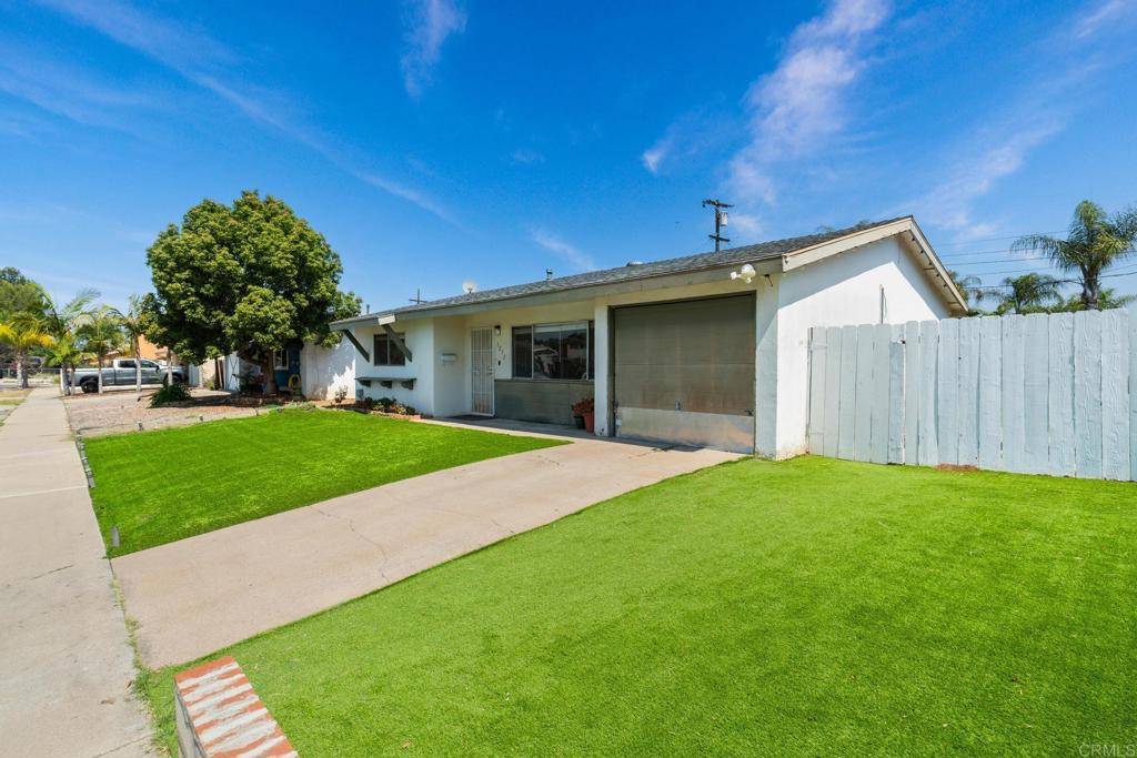 El Cajon, CA 92019,1272 Shari Way