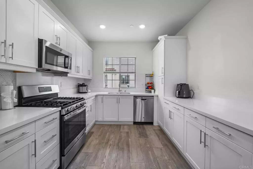 Oceanside, CA 92056,4376 Pacifica Drive #2