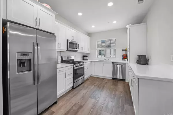 Oceanside, CA 92056,4376 Pacifica Drive #2