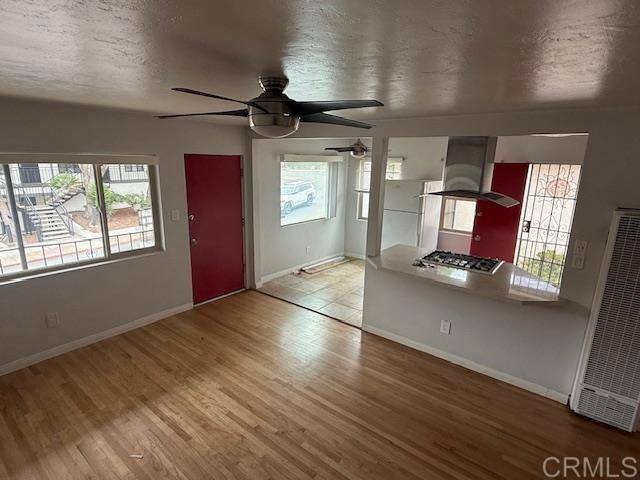 San Diego, CA 92115,4496 47th ST