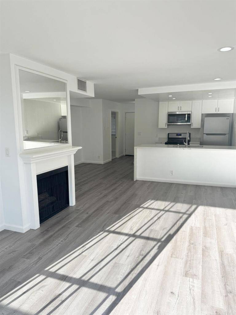 1550 N Fuller AVE #209, Hollywood, CA 90046