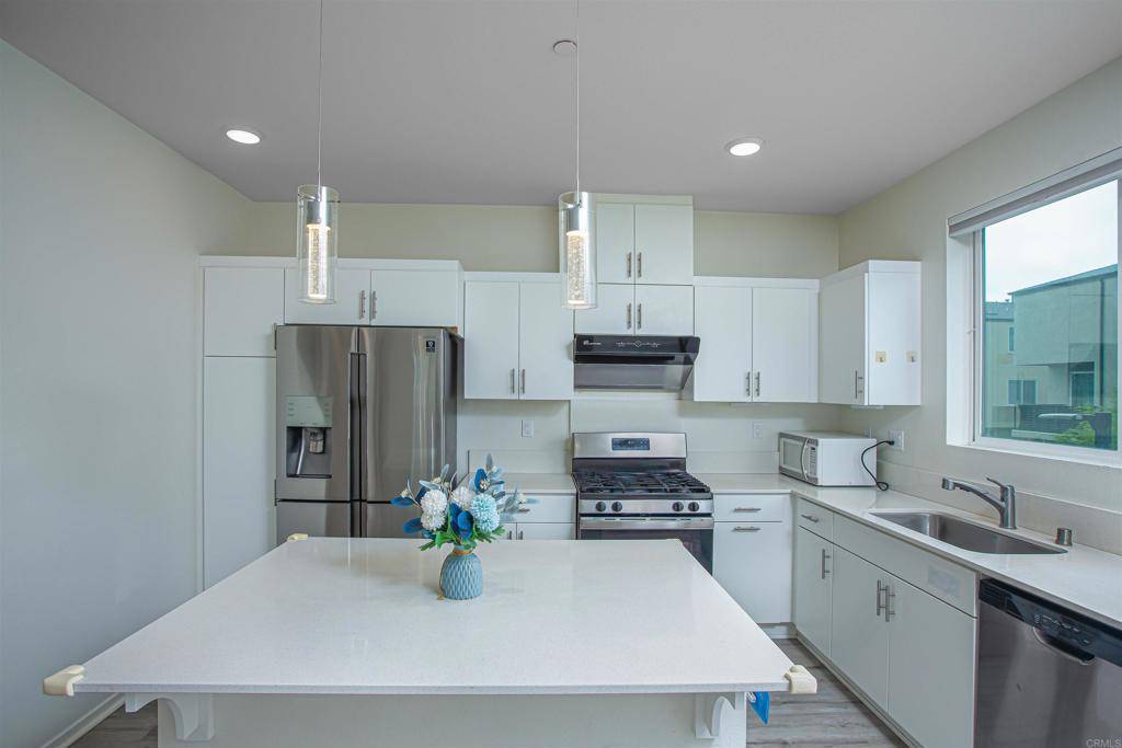 San Diego, CA 92154,5211 Beachfront Cove #12
