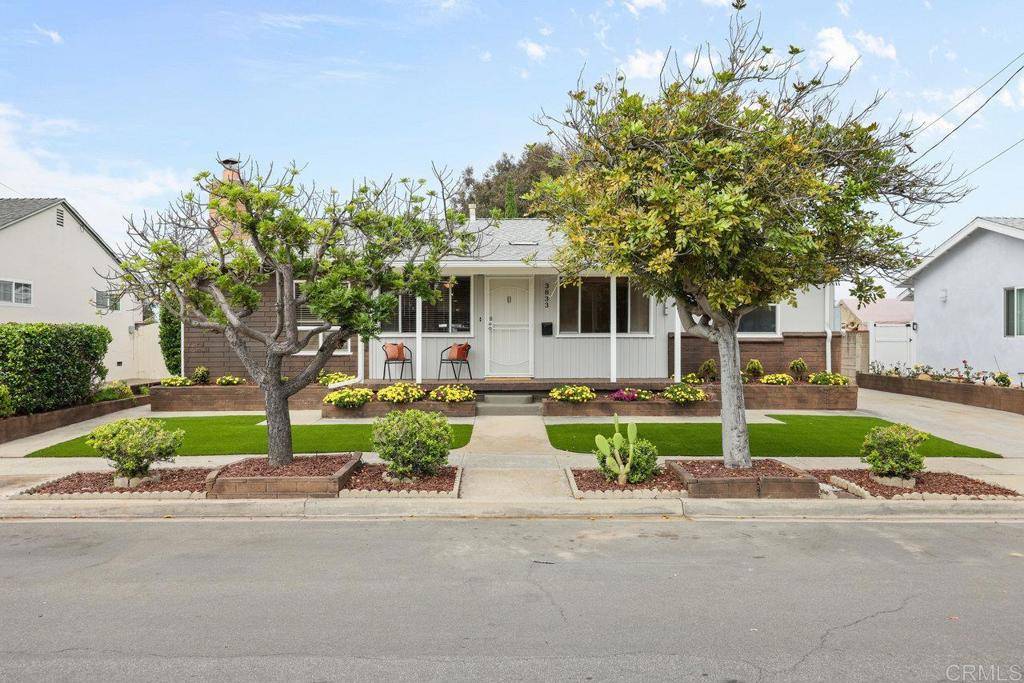 San Diego, CA 92117,3833 Tomahawk LN