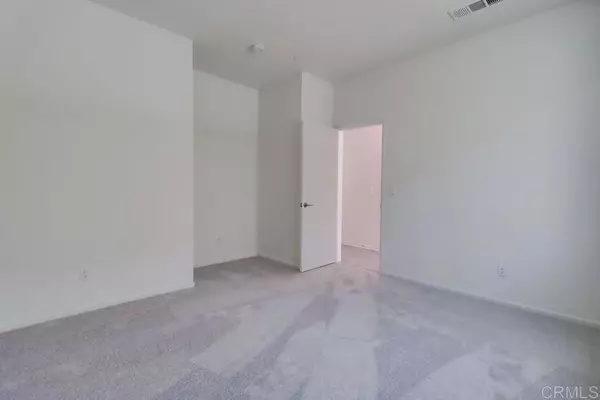 San Diego, CA 92154,5305 Seacliff PL #5