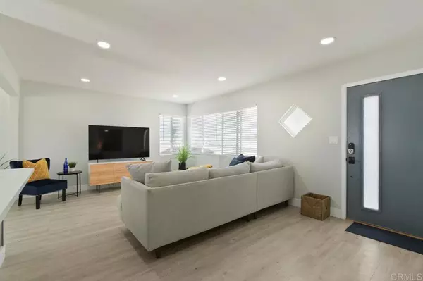 San Diego, CA 92139,6127 Winchester ST