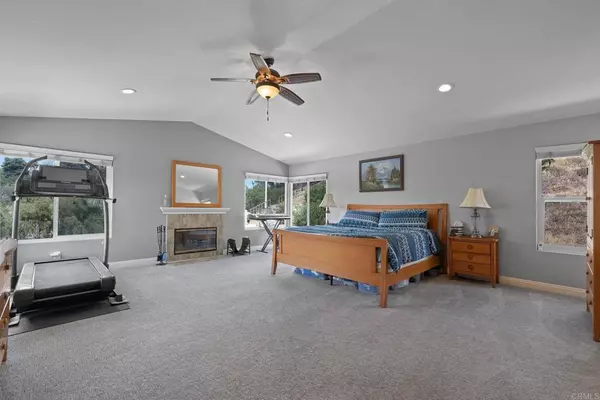 Bonita, CA 91902,3676 Valley RD