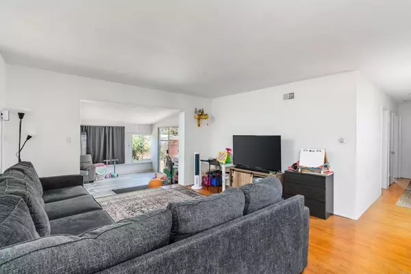 San Diego, CA 92123,2854 Greyling DR