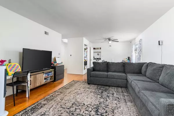 San Diego, CA 92123,2854 Greyling DR
