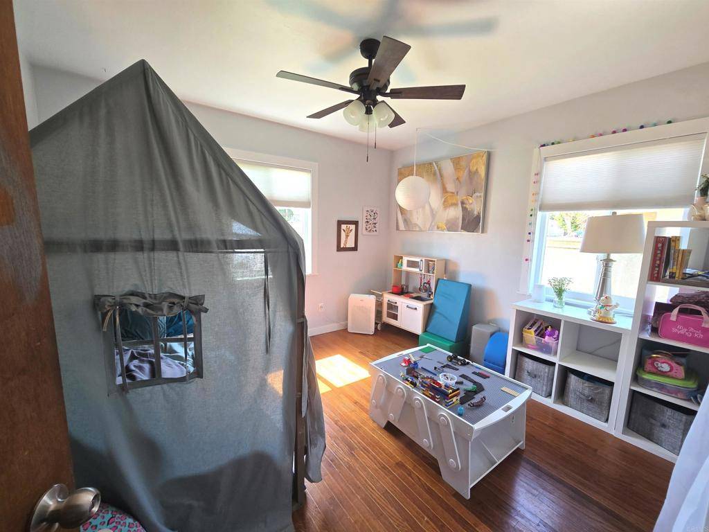 Imperial Beach, CA 91932,835 Corvina ST