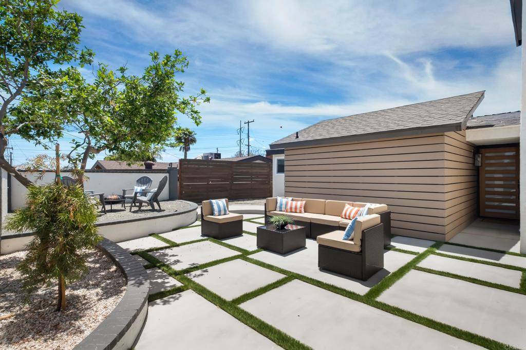 San Diego, CA 92123,2434 Moonstone DR