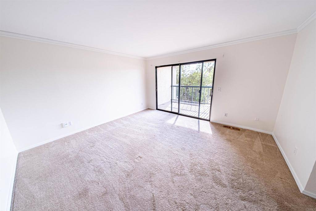 Carlsbad, CA 92009,2374 caringa #b