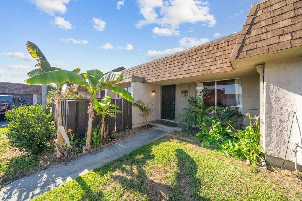 Oceanside, CA 92057,218 Holiday WAY
