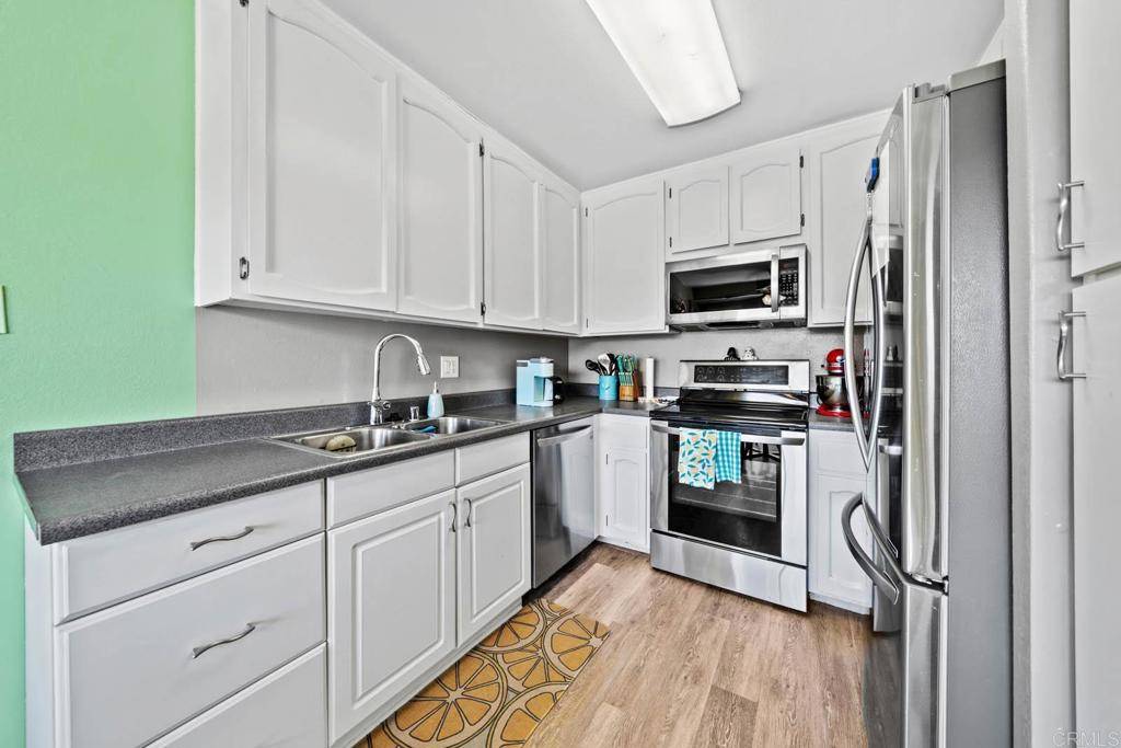 Oceanside, CA 92057,218 Holiday WAY