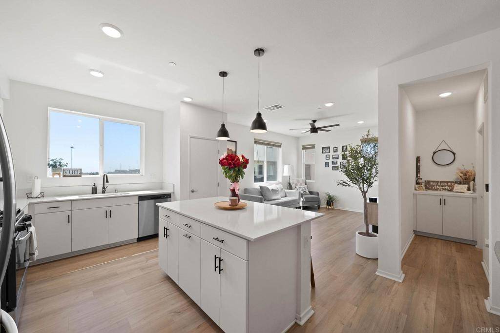 San Diego, CA 92154,5252 Beachfront Cove ST #197