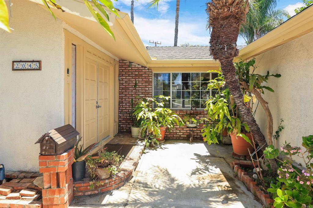 Anaheim, CA 92801,2045 W Clover AVE