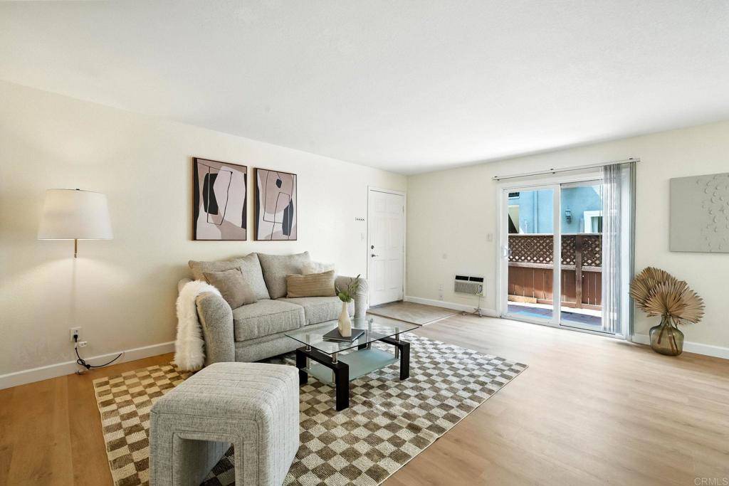 San Diego, CA 92117,6602 Beadnell WAY #9