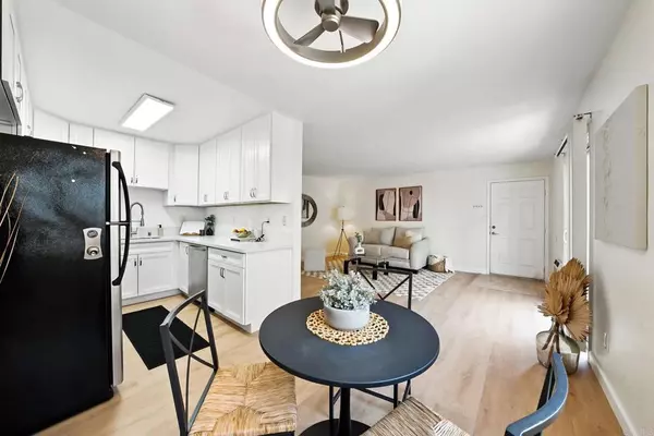 6602 Beadnell WAY #9,  San Diego,  CA 92117