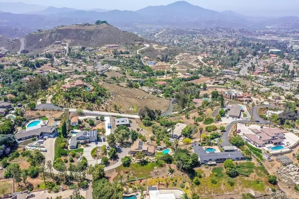 1050 Vista Sierra DR, El Cajon, CA 92019