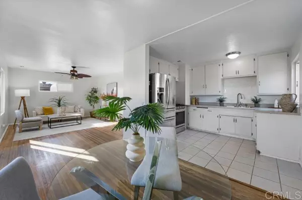 San Diego, CA 92117,4454 Ute DR