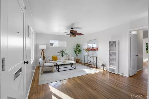 San Diego, CA 92117,4454 Ute DR