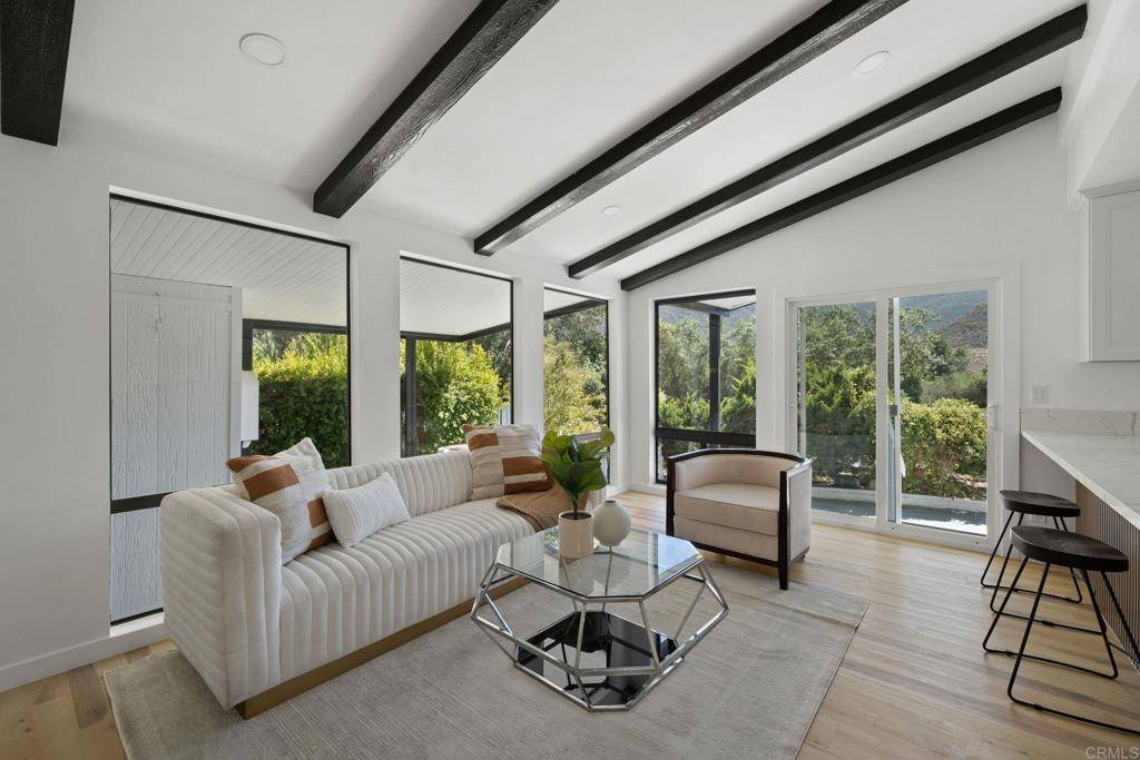 8975 Lawrence Welk DR #211, Escondido, CA 92026