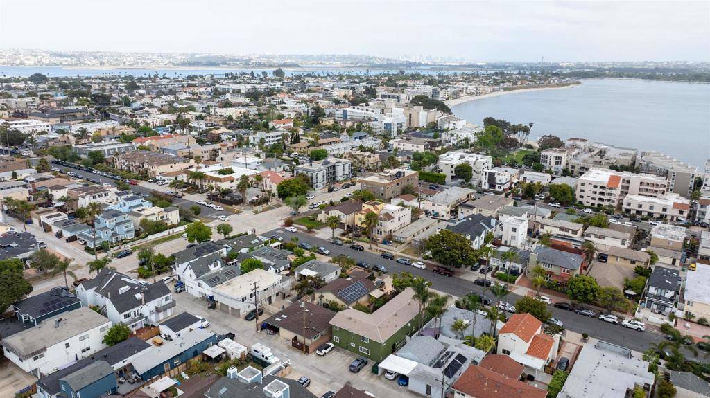 San Diego, CA 92109,1244 Oliver AVE