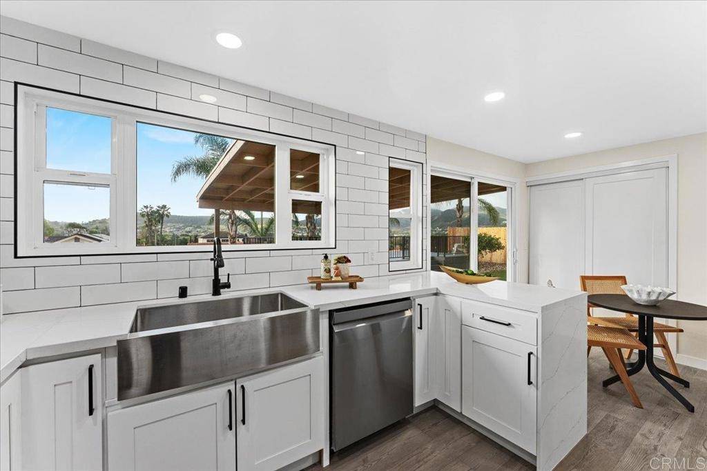 Santee, CA 92071,8611 Carlton Oaks Dr