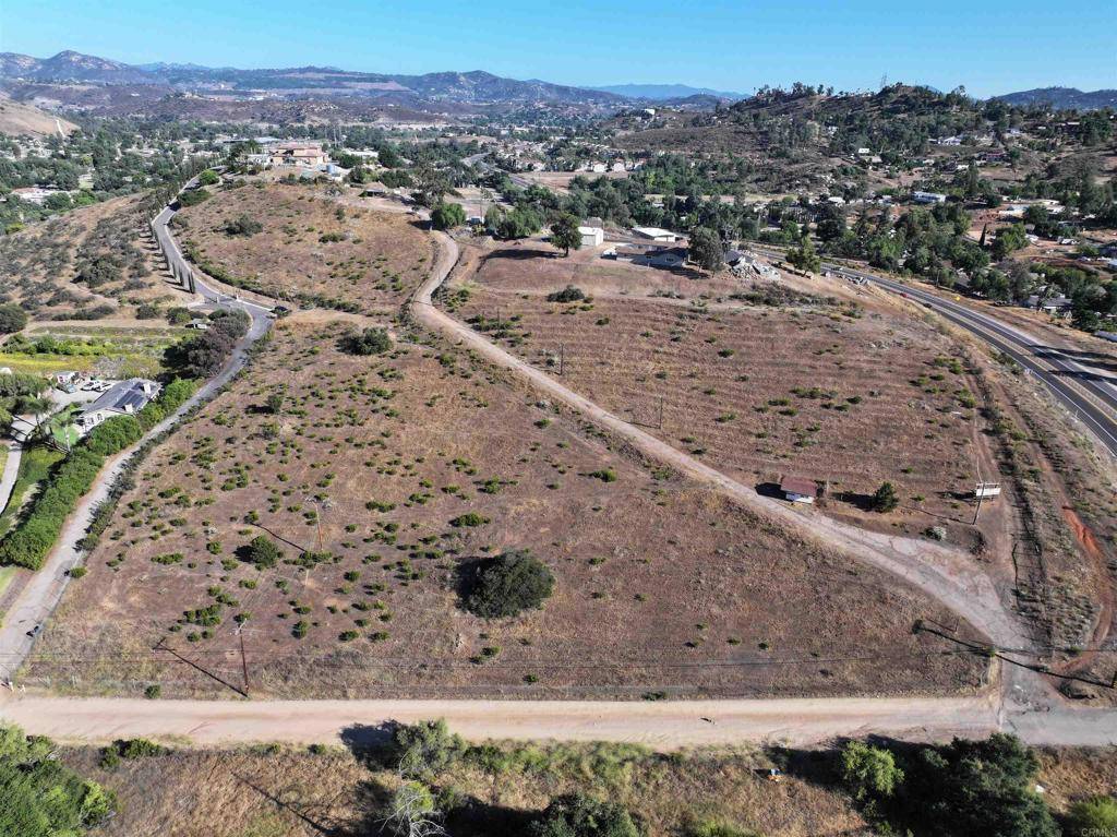 Lakeside, CA 92040,11511 Highway 67