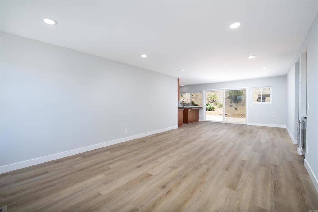 Poway, CA 92064,13050 Tuscarora DR