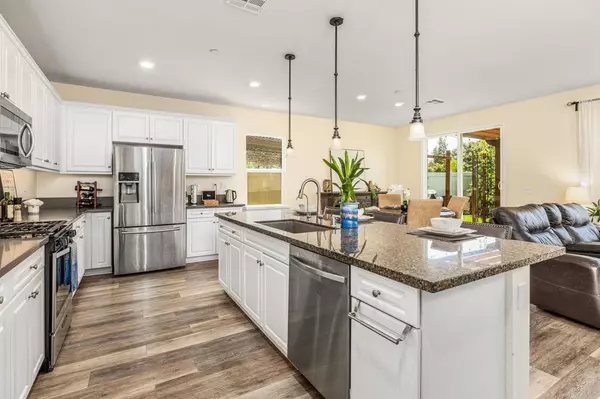 2910 Lucia Jade LOOP, San Diego, CA 92139