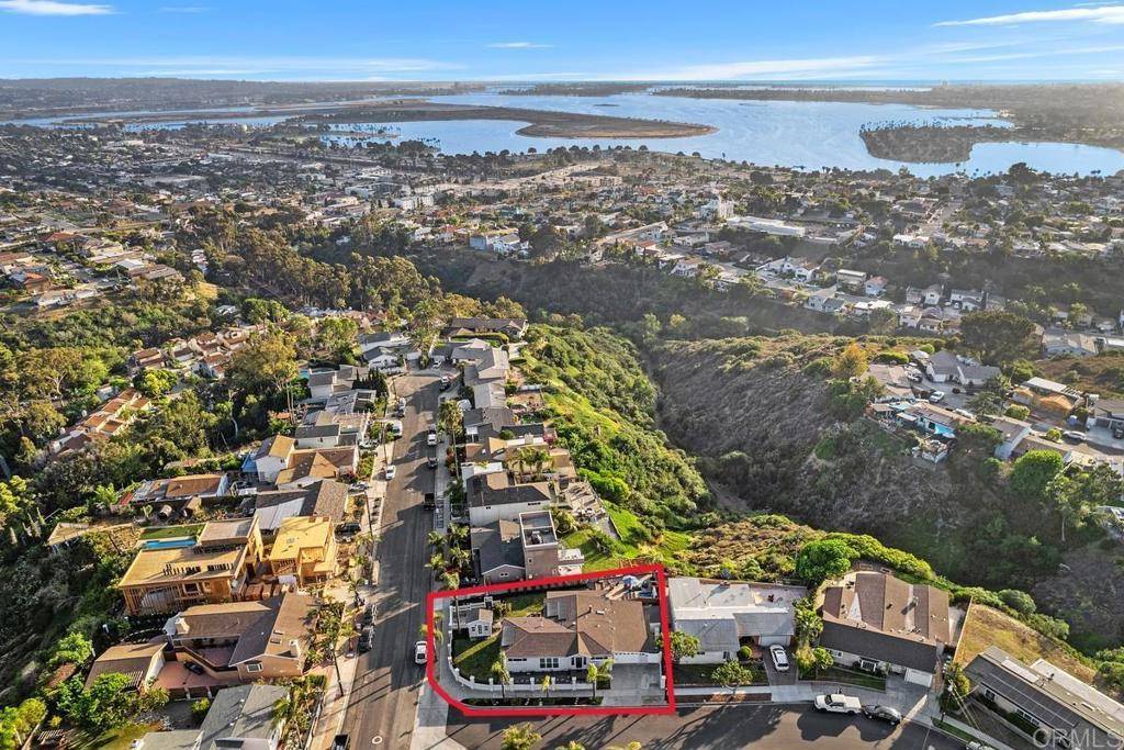 San Diego, CA 92117,4704 Jumano AVE