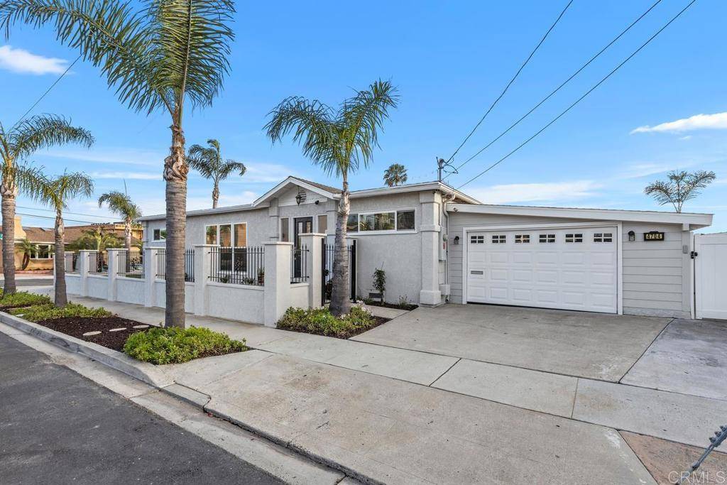 San Diego, CA 92117,4704 Jumano AVE